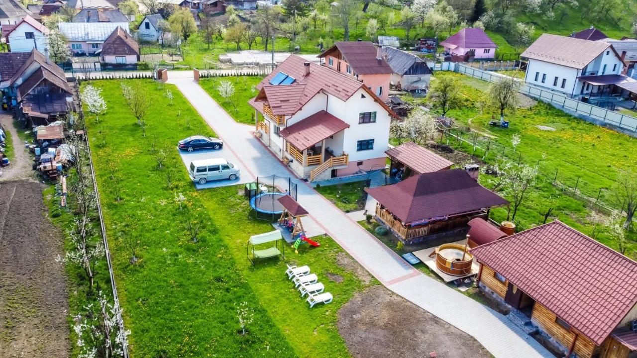 Casa Nely Hotel ซิกเกตู มาร์มาซีเอ ภายนอก รูปภาพ